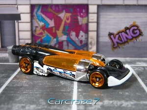 Salero suelto Hot Wheels Dale Jr. Collection 2011 blanco y negro 1:64 - D4 - Imagen 1 de 3