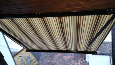 Heim & Haus geschlossene Kassettenmarkise Royal Plus braun Motorbetrieb mit Funk - Bild 1 von 4