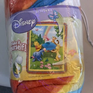 NEW DISNEY WINNIE THE POOH MAKE IT YOURSELF TRAVEL SLUMBER KIT 43" X 55" - Bild 1 von 6