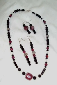 Black jasper red pink + white crystal silver sea shell 21" necklace earrings set - Picture 1 of 9