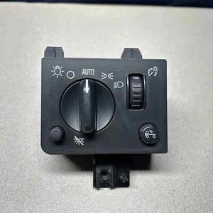 15206042 Headlight Switch Silverado Suburban GMC Sierra Yukon Hummer H2 OEM - Picture 1 of 8