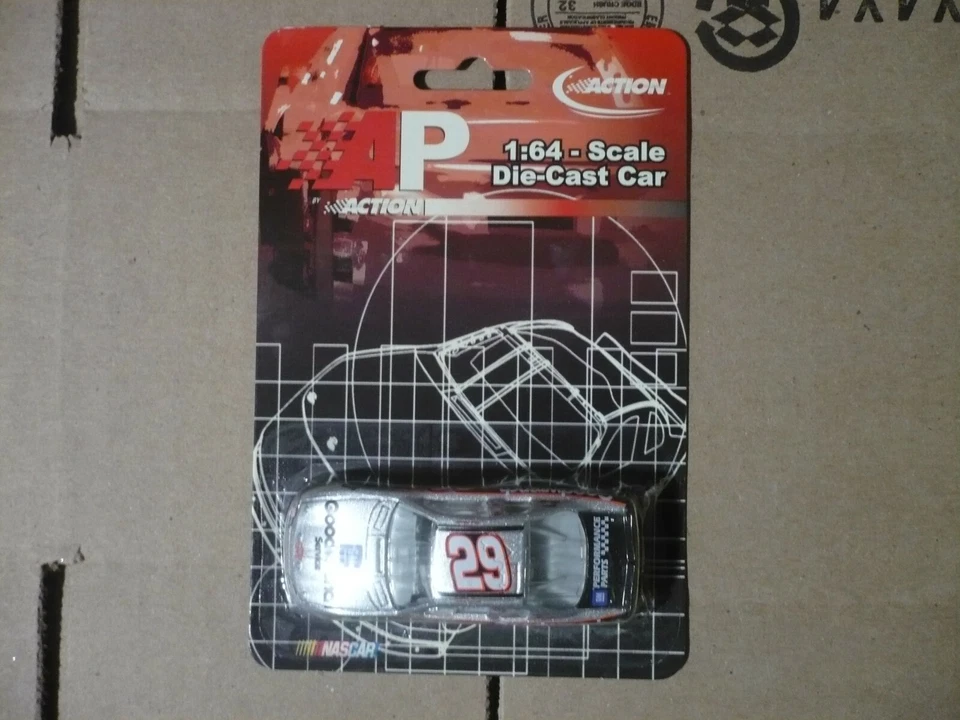 Action Kevin Harvick #29 GM Goodwrench Service 2002 NASCAR Diecast 1 64