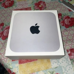 Apple Mac Mini M1 Chip - 8GB 256GB SSD - 2020 MGNR3LL/A - Silver A2348 - Afbeelding 1 van 5