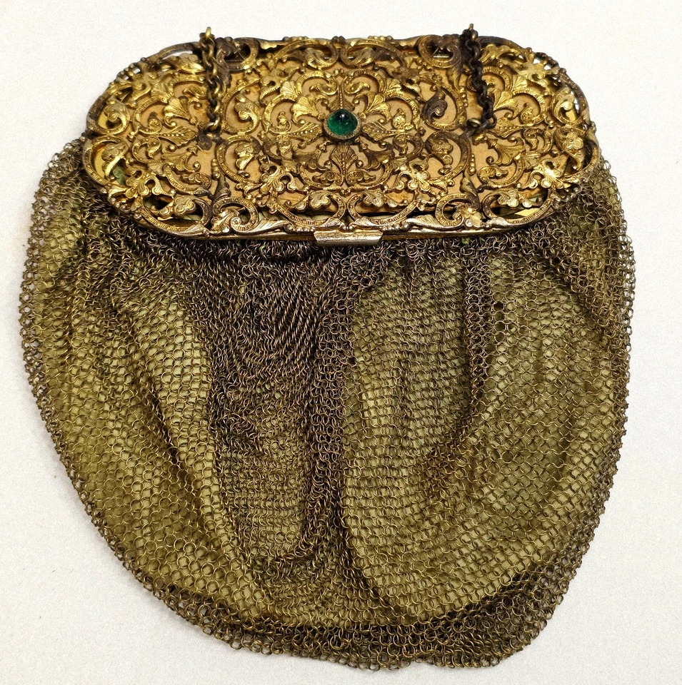 Raro Antiguo Repousse Tapa Tono Dorado Malla Cartera Tapa Espejada Forrada de Seda Foto 1 de 4