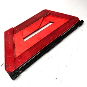 SKODA SUPERB MK1 2.5 TDI EMERGENCY HAZARD WARNING TRIANGLE 4B5860251 2006 - 2008 - Picture 1 of 2