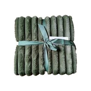 New George Asda Green Ribbed Faux Fur Throw(150cm×120cm) - Picture 1 of 4