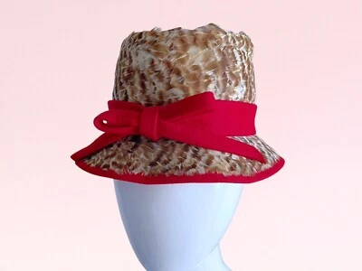 Sombrero de sombrerería vintage de la década de 1950 Laddie Northridge plumas arco cubo mediados de siglo Foto 1 de 4