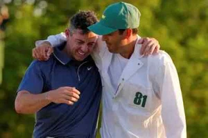 Rory McIlroy Wins The 2025 Masters at Augusta National - 4x6 Glossy Photo - Picture 1 of 1