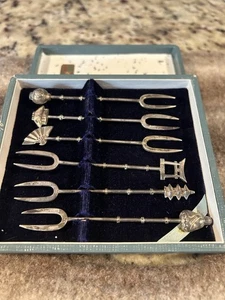 SAKAI SILBERSCHMIEDE BOX SET 6 MCM STERLINGSILBER GETRÄNK MARKER COCKTAIL PICKS - Bild 1 von 4