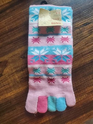 *NWT* No Boundaries Multicolor Toe Socks with Snowflake Design - Image 1 of 4