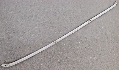 MUY BONITO USADO ORIGINAL PORSCHE 928 PARACHOQUES TRASERO REFUERZO ALUMINIO MOLDURA #1 Foto 1 de 4