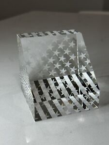 STARS ARE AND STRIPES American Flag Cristal Paperweight Glass sculpture figure 