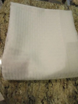  MAINSTAYS TUSCANY ARCTIC WHITE WEAVE TABLECLOTH RECTANGULAR 52"X70"   - Image 1 of 3