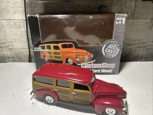 🔥🔥 ERTL 1/24 AMERICAN MUSCLE CUSTOM SHOP 1940 FORD WOODY WAGON Built 🚗🚗 - Picture 1 of 8