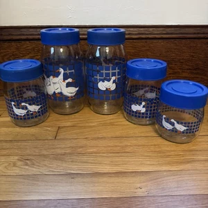 Juego De 5 Tarros De Colección 1982 Carlton Vidrio Azul Con Tapa Gansos Patos, 2L 1L .75L - Imagen 1 de 10