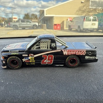 Camión NASCAR SERIE BOB KESELOWSKI 29 WINNEBAGO CRAFTSMAN 96 RACIN CHAMPION 1:64 Foto 1 de 4