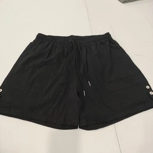 Damen Shorts Gr. XL schwarz Cargo Kordelzug Top Zustand - Bild 1 von 6