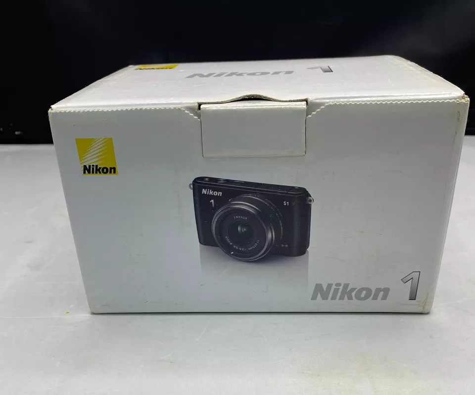 Nikon 1 S1 10.1MP Mirrorless Digital Camera Black with 11-27.5 lens - Image 1 of 4