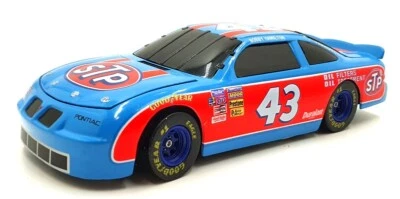 Action 1/24 Scale Diecast ACT23322A - 1979 Pontiac STP #43 B.Hamilton - Blue/Red - Image 1 of 4