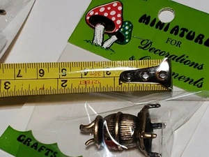 Vintage Miniatures For Decoration And Ornaments Pot Belly Stoves Set of 3 - Picture 1 of 3