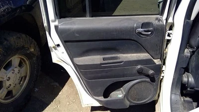 PATRIOT   2010 Door Trim Panel Rear 257950 Foto 1 de 4