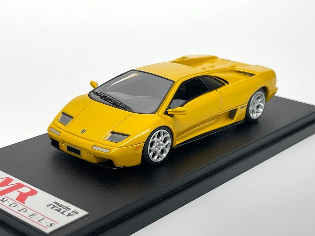 ミニカー MR COLLECTION 1/43 LAMBORGHINI Diablo VT 1/43 LAMBORGHINI DIABLO VT IN YELLOW - 【MR BBR MakeUp LOOKSMART