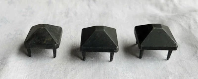 Lot 3 Anciens Clous décoratifs carrés  24mm Meuble Art Déco Cache Nail - Photo 1/4