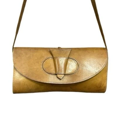 VTG 60S 70S TAN BROWN LEATHER GEOMETRIC GOGO SLIDE CLASP BAGUETTE SHOULDER BAG - Image 1 of 4