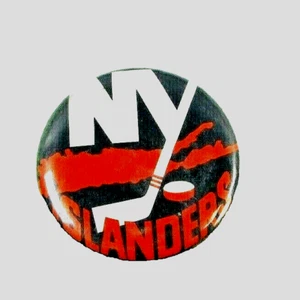 Vintage 1970s Pin Back Button Hockey NY ISLANDERS Made In USA - Picture 1 of 2