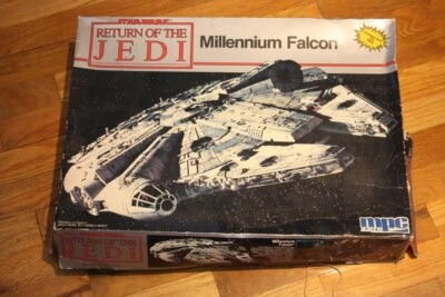 Modelo Halcón Milenario Star Wars Return of Jedi MPC de colección 1983. -- 8917 Foto 1 de 4