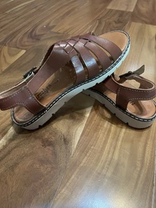 Huaraches Bearpaw Flat Buckle Strap Leather Sandals Brown Womens Size 7 Open Toe - Picture 1 of 8