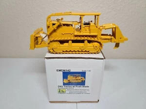 Caterpillar Cat D9G with Push Blade and Rounded ROPS - EMD 1:50 Scale #N142 New - Picture 1 of 9