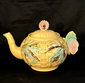 BANKS & THORLEY MAJOLICA BAMBOO TEAPOT WITH RARE BUTTERFLY HANDLE 1880....MINT - Picture 1 of 9