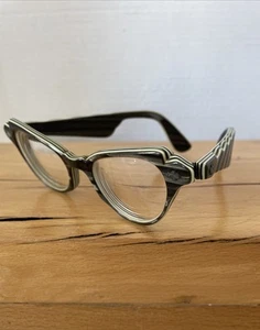 VTG 50's Emerald Green Pearlized Thick Layered Cat's Eye Eyeglasses 3 Ply Frame - Picture 1 of 15