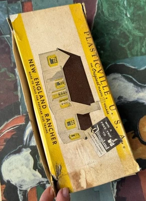 Vintage 1952 Plasticville MH-2 New England Ranch House Kit O Scale White/yellow - Image 1 of 4