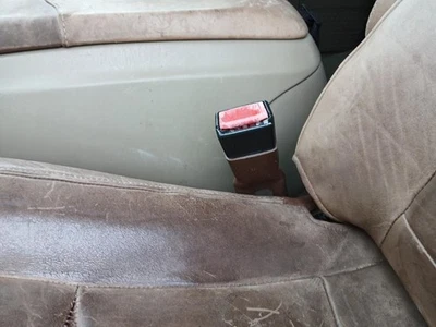 Seat Belt Front Bucket Seat Driver Buckle Fits 05-07 FORD F250SD PICKUP 1383272 - Imagem 1 de 4