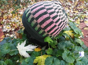 Damen Mütze mit schönem Muster Merinowolle Farbverlauf - Bild 1 von 6