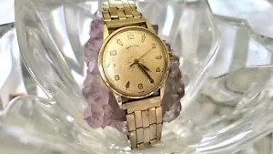 Reloj Hamilton de la década de 1950 para hombre oro 10Krgp suizo 17 joyas esfera brisa marina texturizada - Imagen 1 de 10