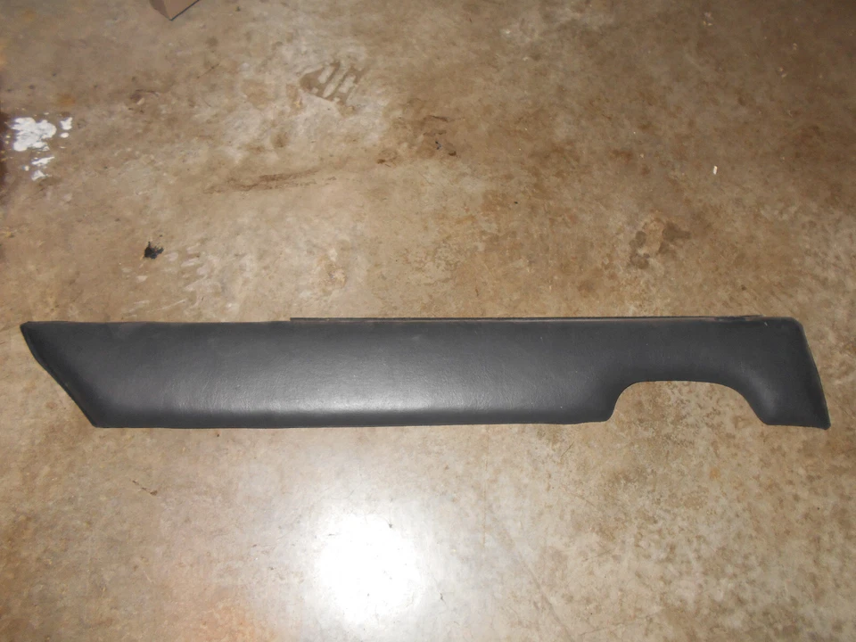 93-96 Geo Prizm Dark Charcoal Grey LH Rear Door Panel Upper Chrome Strip Section - Изображение 1 из 4