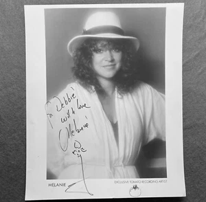 Melanie Safka, Woodstock Legend Singer, Signed Autographed 8x6 Photo - Picture 1 of 1