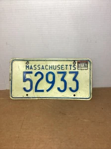 Etiqueta de matrícula de Massachusetts 1973 73 MA 52933 - Imagen 1 de 2