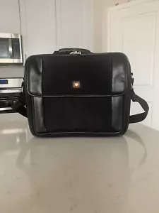 Wenger Mainframe 16 inch Laptop Briefcase - Black - Great Condition - Picture 1 of 5