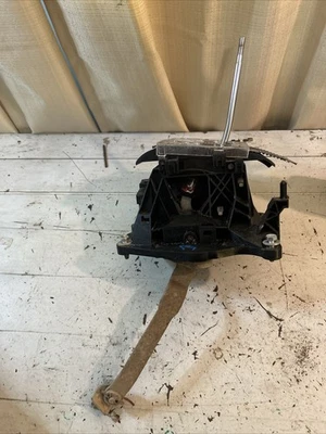 Toyota Land Cruiser 2008-2011 conjunto de palanca de cambios de transmisión cambio de piso automático Foto 1 de 4