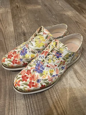 Sapato Oxford Feminino Cole Haan Original Grande Floral Ponta de Asa Tamanho 10.5 B W25335 - Imagem 1 de 4