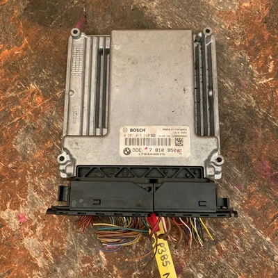 BMW 5 Series ECU Engine Control Unit 3.0L Diesel E60 2008 7810950 - Image 1 of 4