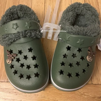 Детские сабо с флисовой подкладкой Koala со звездным отверстием, лесной зеленый, оленьи детали размер 9  - Изображение 1 из 4