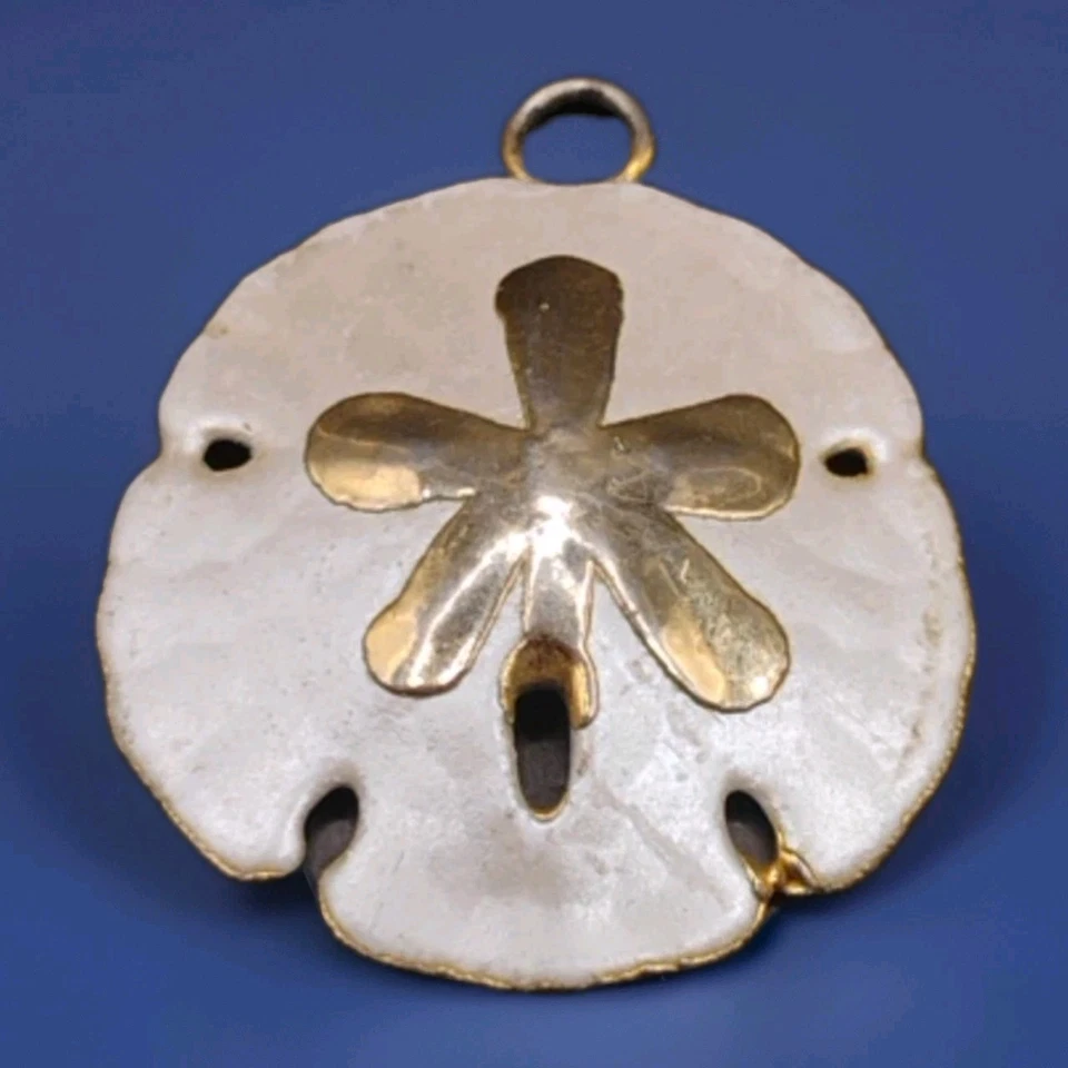 Dije colgante concha de dólar de arena real esmaltado y chapado en oro de 1,25" usado en excelente estado Foto 1 de 4