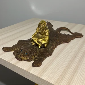 Seltene antike Bronze Messing Beaduin Mann sitzt auf Tiger Teppich Statue Figur  - Bild 1 von 9