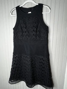 Ann Taylor Kleid Damen 8 schwarz ärmellos Fit & Flare Kreis Spitze Ösen A-Linie - Bild 1 von 16