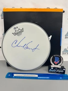 CHAD SMITH RED HOT RHCP FIRMADO AUTOGRAFIADO 10" REMO DRUMHEAD-BECKETT BAS CERTIFICADO DE AUTENTICIDAD - Imagen 1 de 6